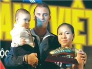 Bóng đá anh, ngoại hạng anh, lịch thi đấu euro 2012, Kesley Huỳnh Alves: Chuyện rể “Tây” đón Tết “ta”